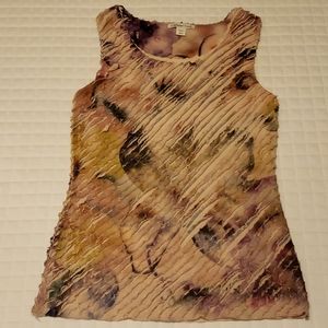 Women's sleeveless frilly tank top
